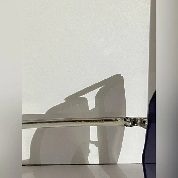 Stylish Silver Sunglasses with Blue Lenses - Picture 4 of 5